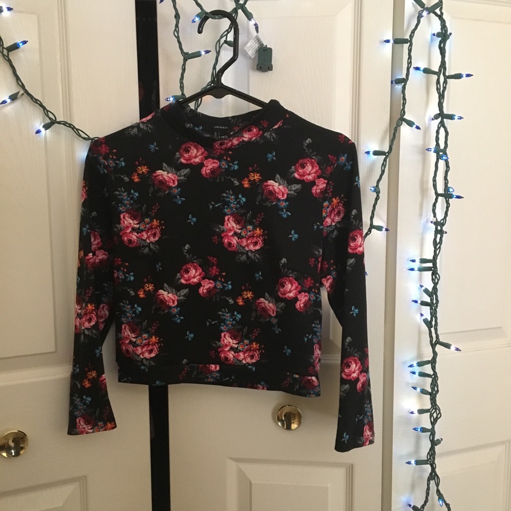 Mock neck floral crop top